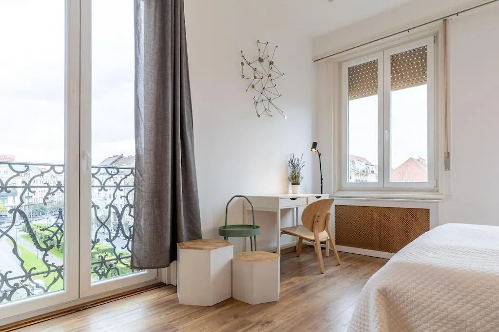Midtown Gleaming Apartment Budapest Hungary
