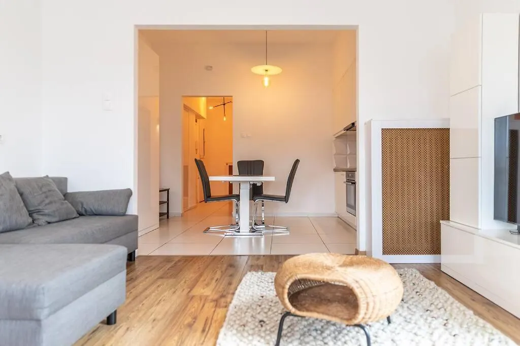 Midtown Gleaming Apartment Budapest 0*,