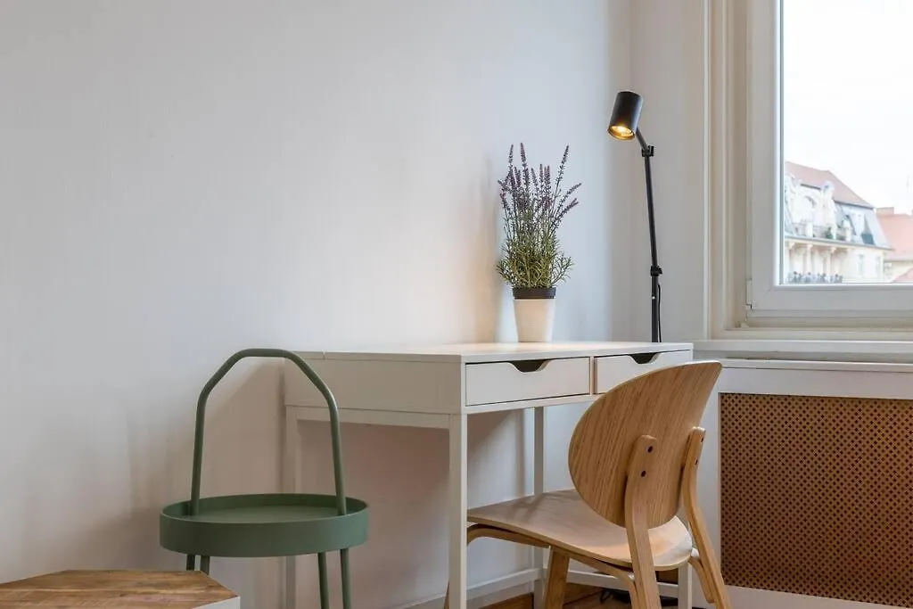 Midtown Gleaming Apartment Budapest